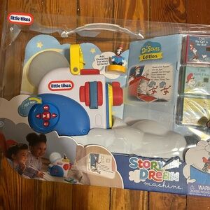 Little Tikes Story Dream Machine - Blue, Red, and Yellow